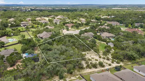 179 Shawnee Trl, Dripping Springs, TX 78620