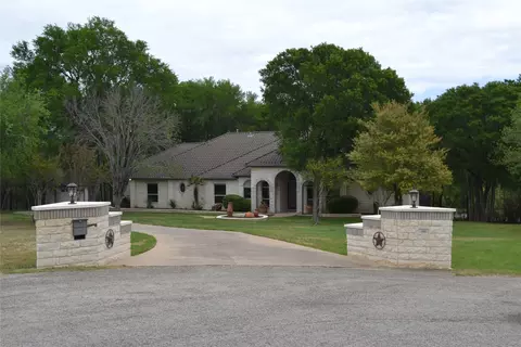 142 Llano Ct, Cedar Creek, TX 78612