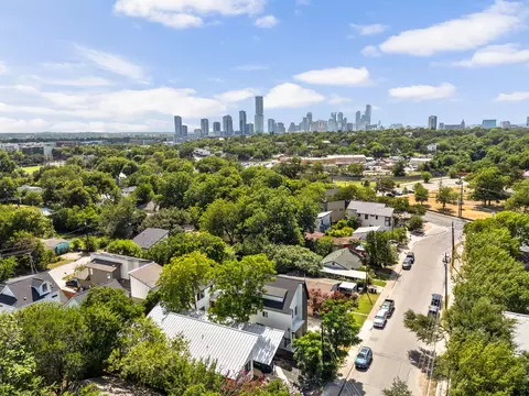 View/Area - 2717 Lyons Rd #1, Austin, TX 78702 photo 1 of 5
