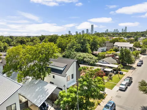 View/Area - 2717 Lyons Rd #1, Austin, TX 78702 photo 3 of 5