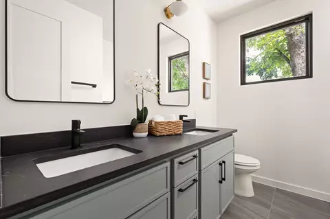 Bath - 2717 Lyons Rd #1, Austin, TX 78702 photo 4 of 6