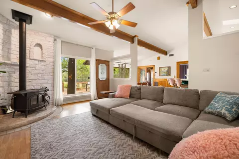 136 Valley View Rd, Georgetown, TX 78633