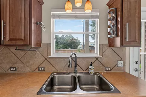 Kitchen - 3905 Bronco Bend Loop, Austin, TX 78744 photo 4 of 4