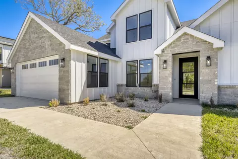 208 Ulupau Cir, Bastrop, TX 78602