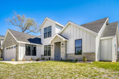 208 Ulupau Cir, Bastrop, TX 78602