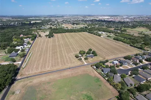 460 County Road 135 Rd, Hutto, TX 78634