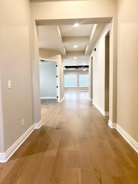 820 Desaix Dr, Georgetown, TX 78628 photo 2