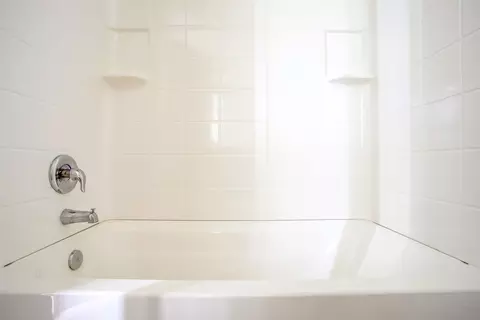 Bath - 528 Staton St, Georgetown, TX 78626 photo 3 of 4