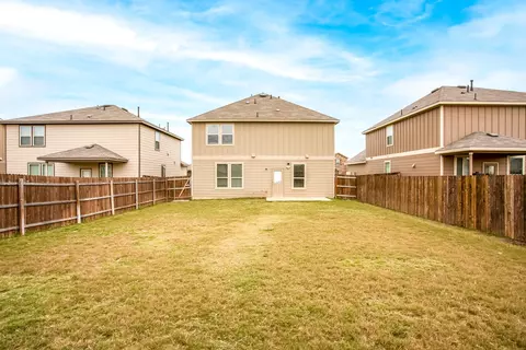 Exterior - 528 Staton St, Georgetown, TX 78626 photo 4 of 7