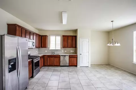 Kitchen - 528 Staton St, Georgetown, TX 78626 photo 1 of 3