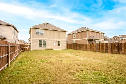 Exterior - 528 Staton St, Georgetown, TX 78626 photo 5 of 7