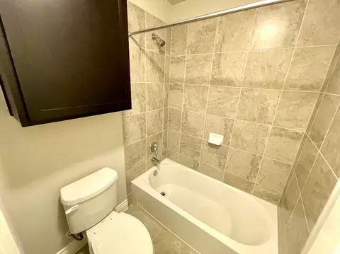 Bath - 218 Summer Pointe Dr, Buda, TX 78610 photo 5 of 6