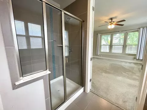 Bath - 218 Summer Pointe Dr, Buda, TX 78610 photo 4 of 6