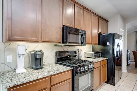 Kitchen - 1323 Talley Loop, Buda, TX 78610 photo 2 of 5