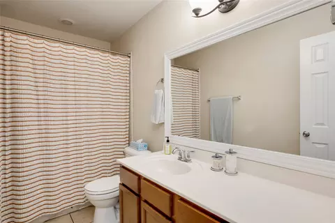 Bath - 1323 Talley Loop, Buda, TX 78610 photo 2 of 2