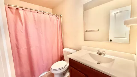 Bath - 18309 Windtree Ln, Elgin, TX 78621 photo 5 of 5