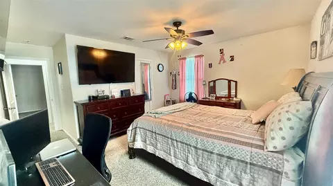 Bedroom - 18309 Windtree Ln, Elgin, TX 78621 photo 5 of 7