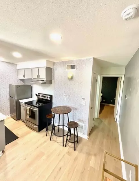 2302 E Side Dr #30, Austin, TX 78704