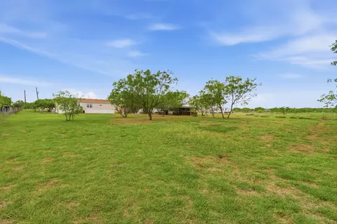 345 Morning Mist, Lockhart, TX 78644