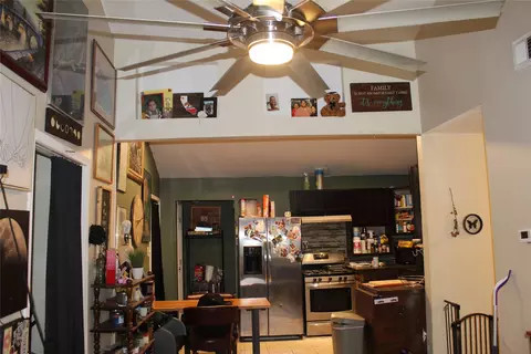 Entry Way - 1113 Ebert Ave, Austin, TX 78721 photo 1 of 4