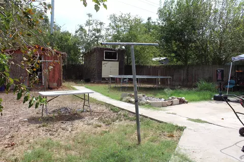 Exterior - 1113 Ebert Ave, Austin, TX 78721 photo 7 of 8
