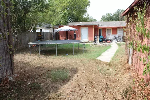 Exterior - 1113 Ebert Ave, Austin, TX 78721 photo 5 of 8