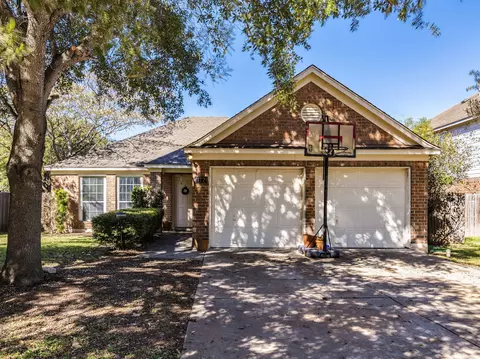 172 Winter St, Kyle, TX 78640