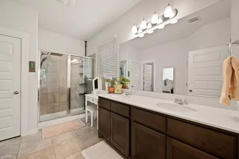 Bath - 205 Trellis Blvd, Leander, TX 78641 photo 1 of 4