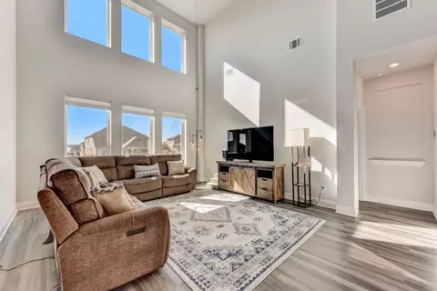 2121 Prairie Oaks Dr, Georgetown, TX 78628