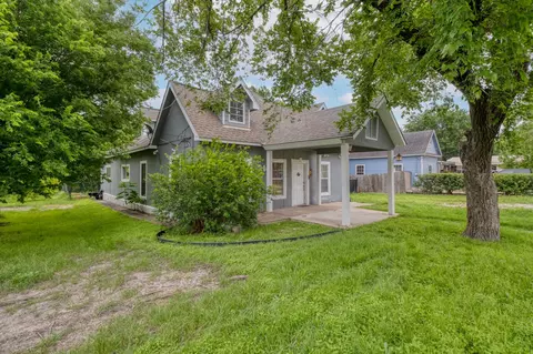920 Washburn St, Taylor, TX 76574