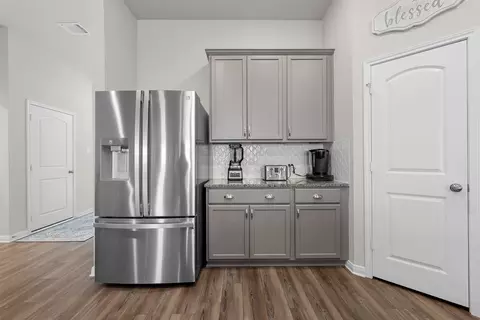 Kitchen - 6620 Mcgregor Loop, Killeen, TX 76549 photo 4 of 4