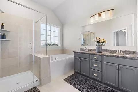 Bath - 6620 Mcgregor Loop, Killeen, TX 76549 photo 1 of 4