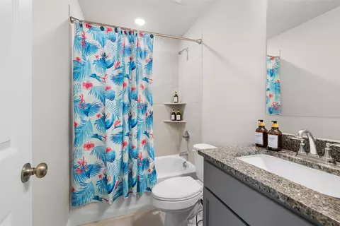 Bath - 6620 Mcgregor Loop, Killeen, TX 76549 photo 4 of 4
