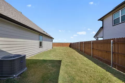 Exterior - 6620 Mcgregor Loop, Killeen, TX 76549 photo 5 of 7