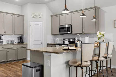 Kitchen - 6620 Mcgregor Loop, Killeen, TX 76549 photo 3 of 4