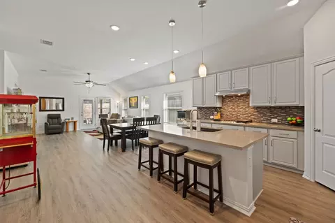 613 Sugar Cane Rd, Buda, TX 78610