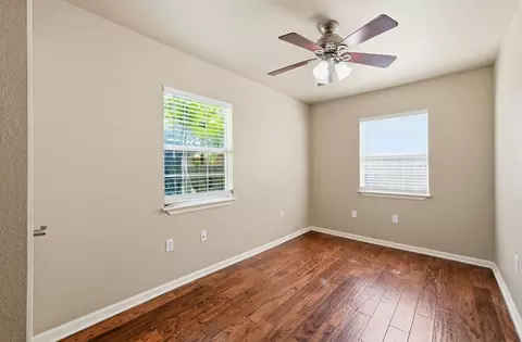 Bedroom - 1127 Parr St, Luling, TX 78648 photo 2 of 3