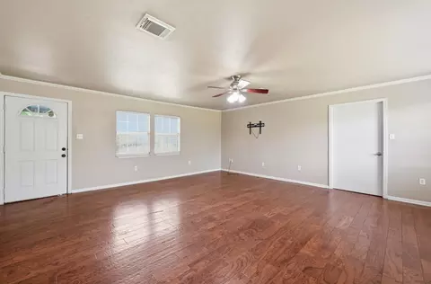 Living - 1127 Parr St, Luling, TX 78648 photo 4 of 4
