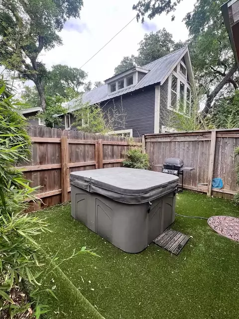 Other - 307 E 35th St #A, Austin, TX 78705 photo 3 of 8
