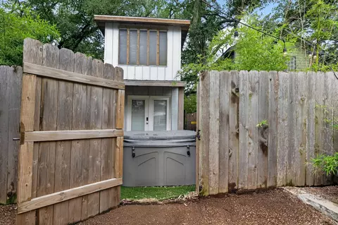 Exterior - 307 E 35th St #A, Austin, TX 78705 photo 11 of 12