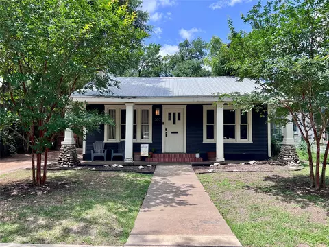 307 E 35th St #A, Austin, TX 78705