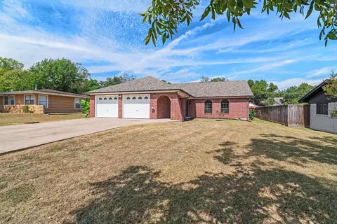 1904 Murray Ave, Rockdale, TX 76567