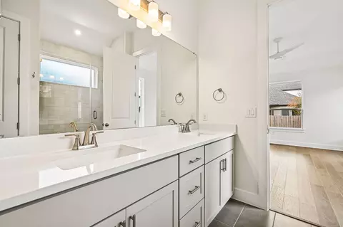 Bath - 134 Comfort Dr, Buda, TX 78610 photo 5 of 5