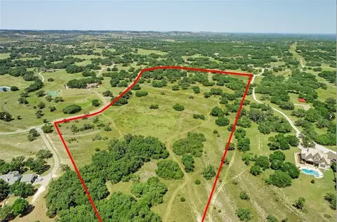 920 Crosswind Dr, Blanco, TX 78606 photo 2
