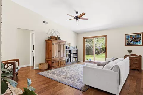 617 Blackberry Dr, Austin, TX 78745
