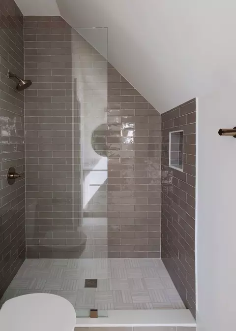 Bath - 1900 Matthews Dr, Austin, TX 78703 photo 8 of 8