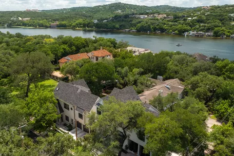 View/Area - 1900 Matthews Dr, Austin, TX 78703 photo 3 of 4