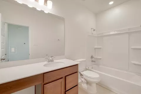 Bath - 280 Feathers St, Jarrell, TX 76537 photo 2 of 2