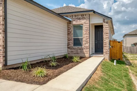 Exterior - 280 Feathers St, Jarrell, TX 76537 photo 2 of 4