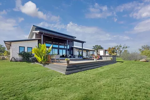 108 Schoolhouse Ln, Spicewood, TX 78669